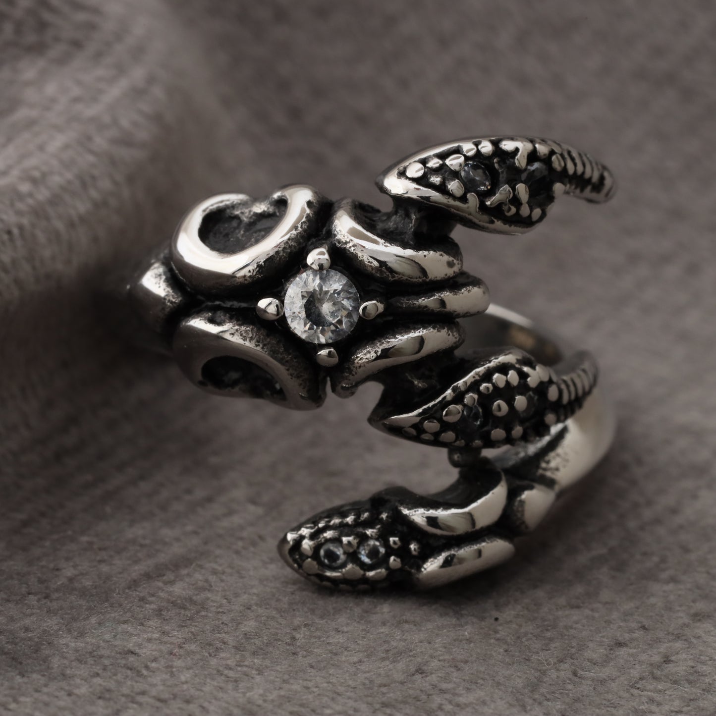 Scorpion Ring A66