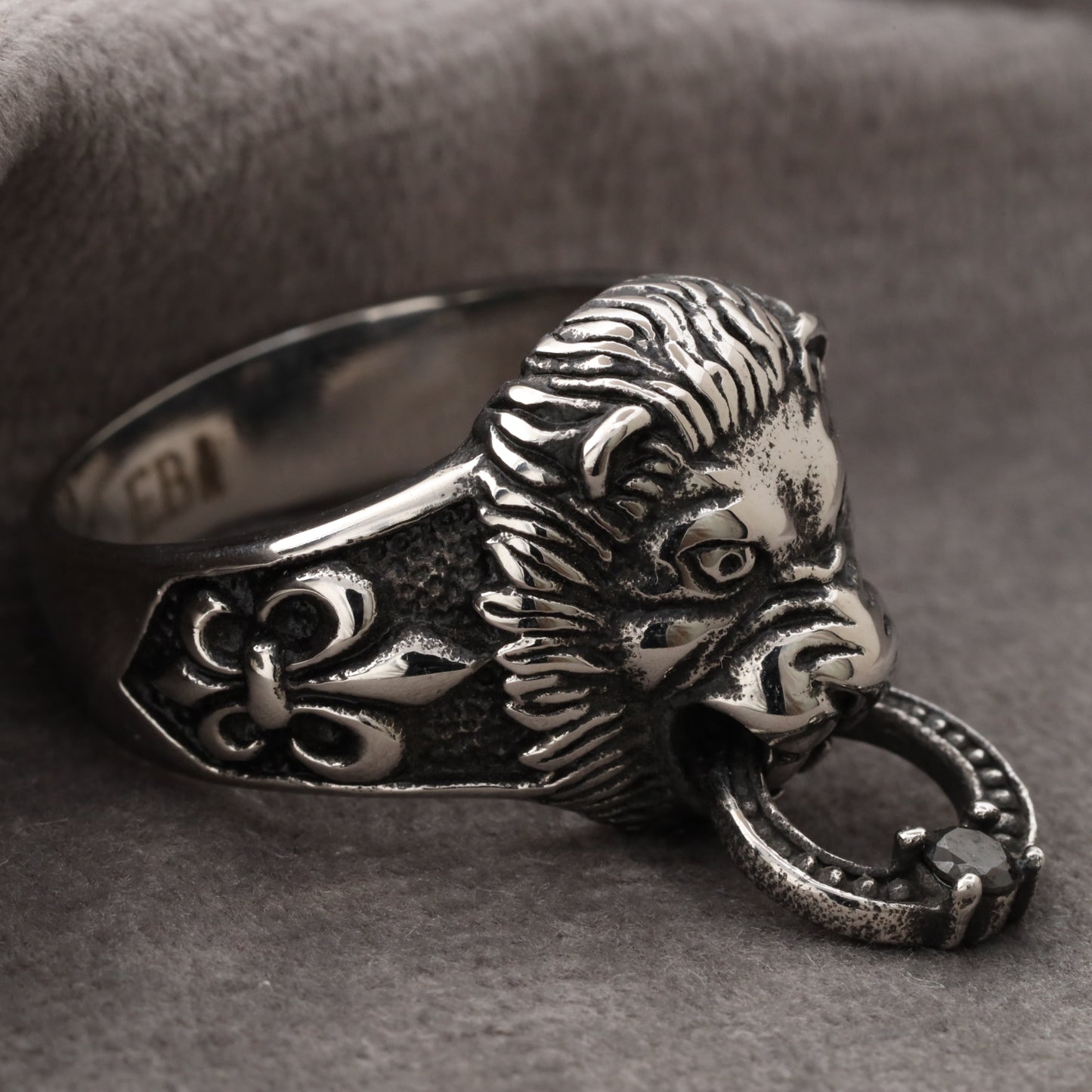 Lion Ring A61