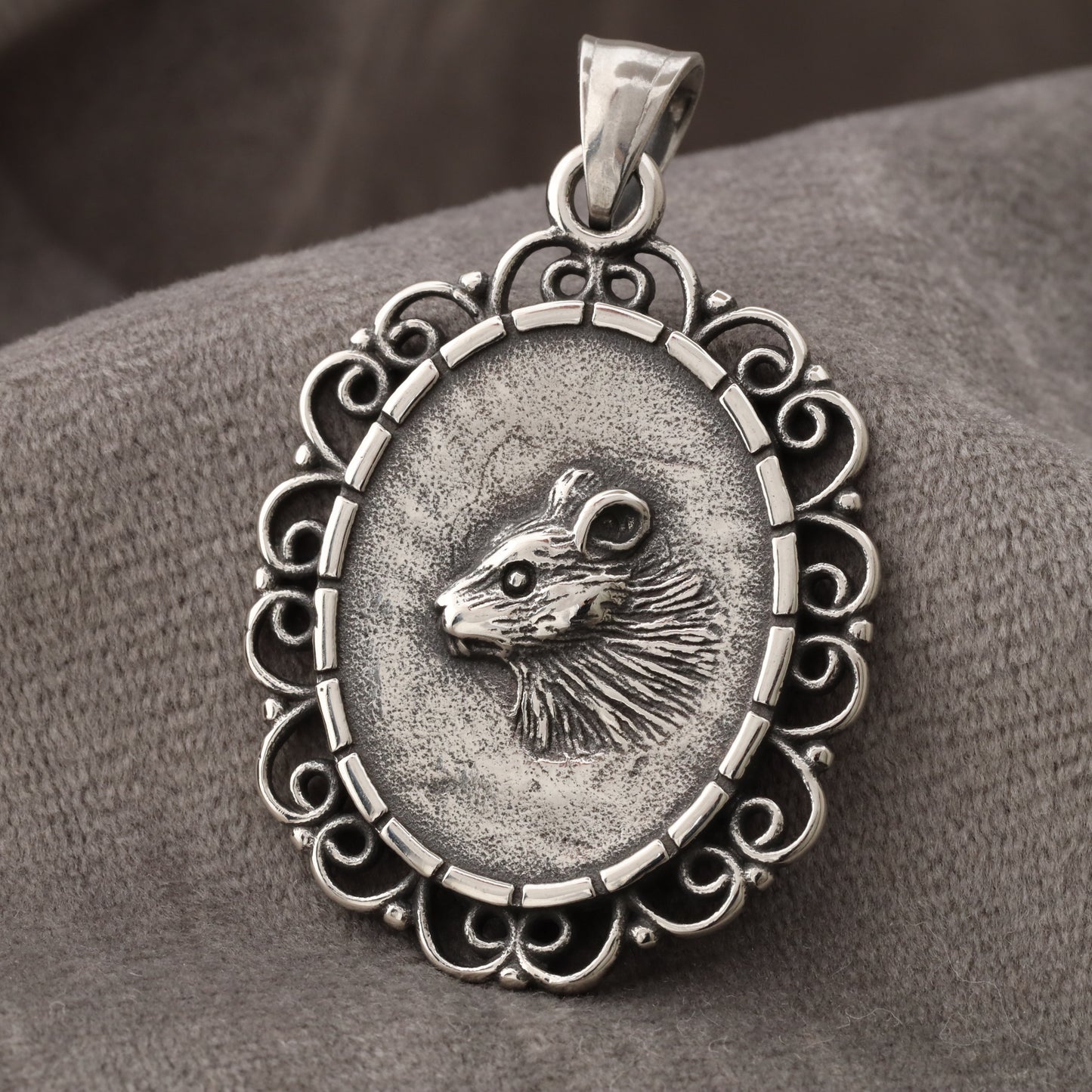 Rat Pendant S21