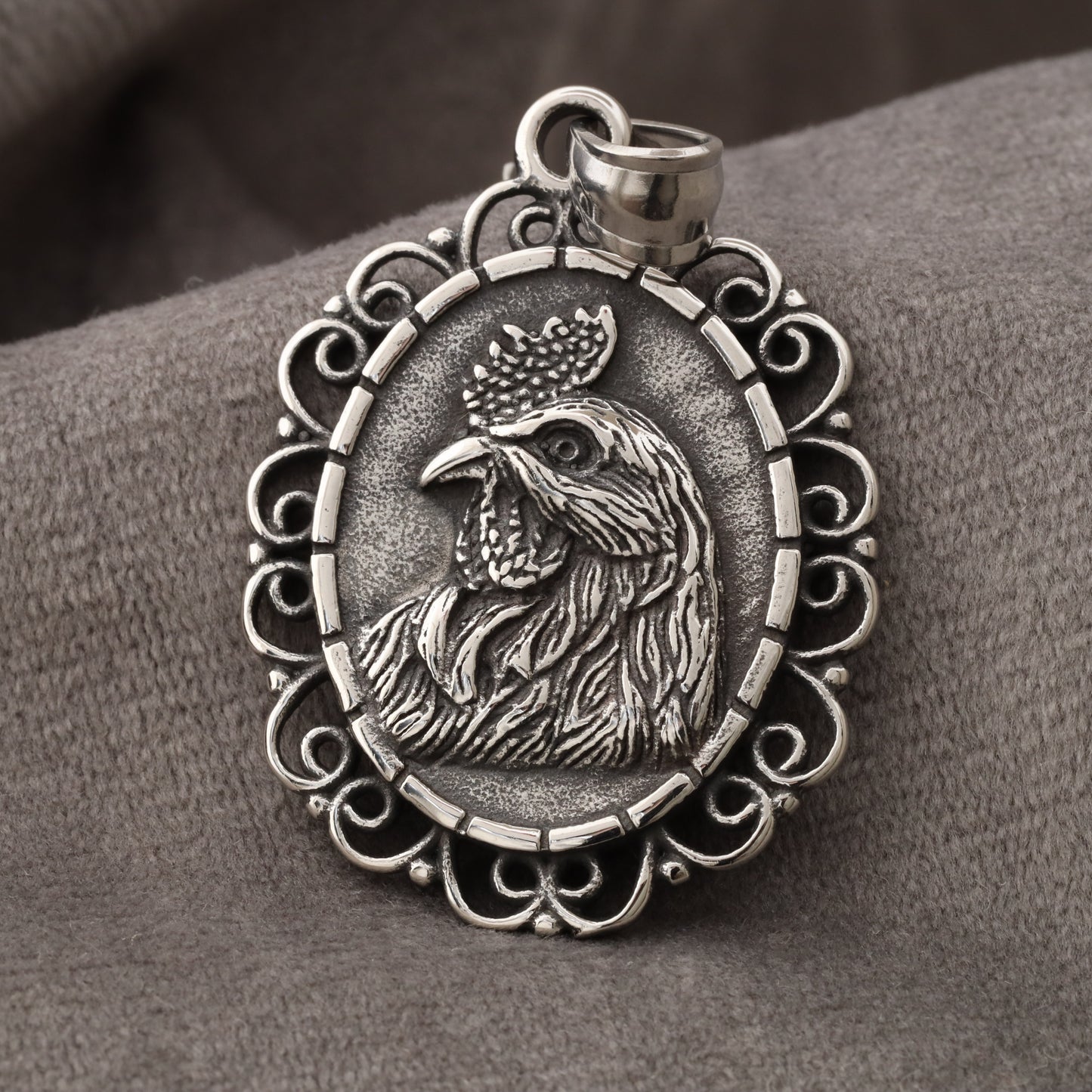 Rooster Pendant S25