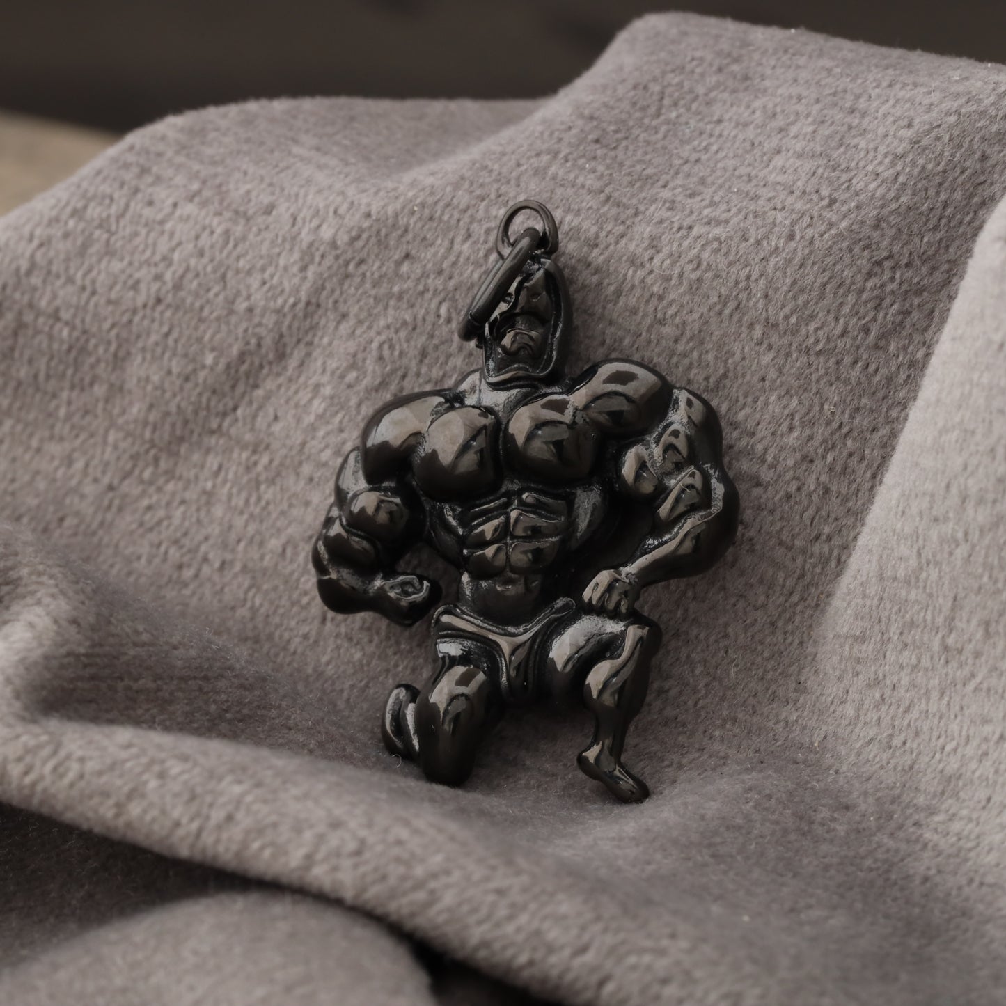 Bodybuilder Pendant N2137