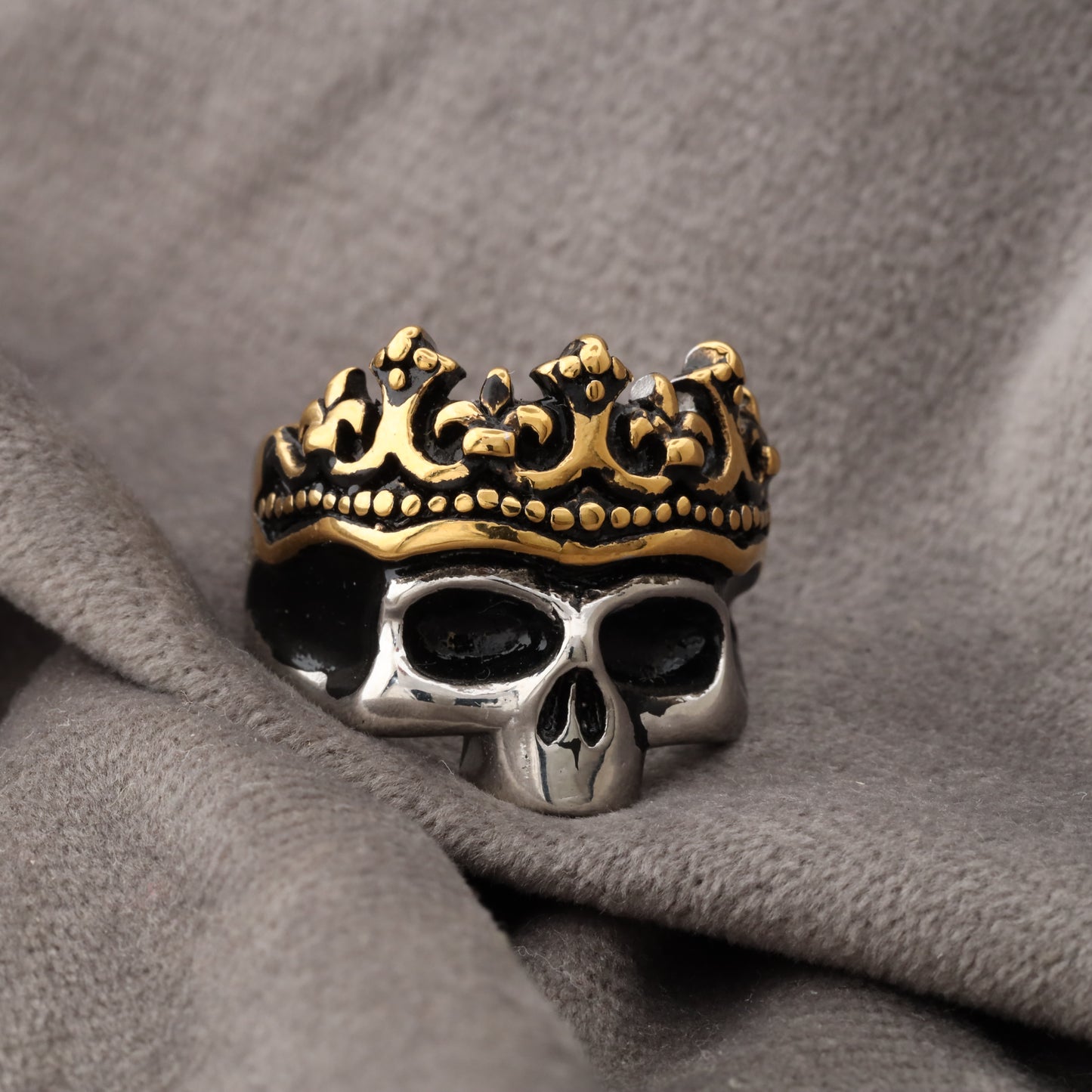 Skull Crown Ring A68