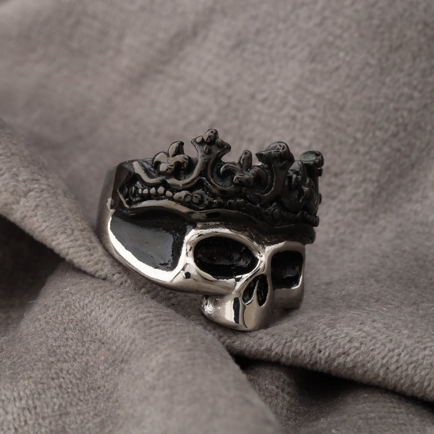 Skull Crown Ring A69