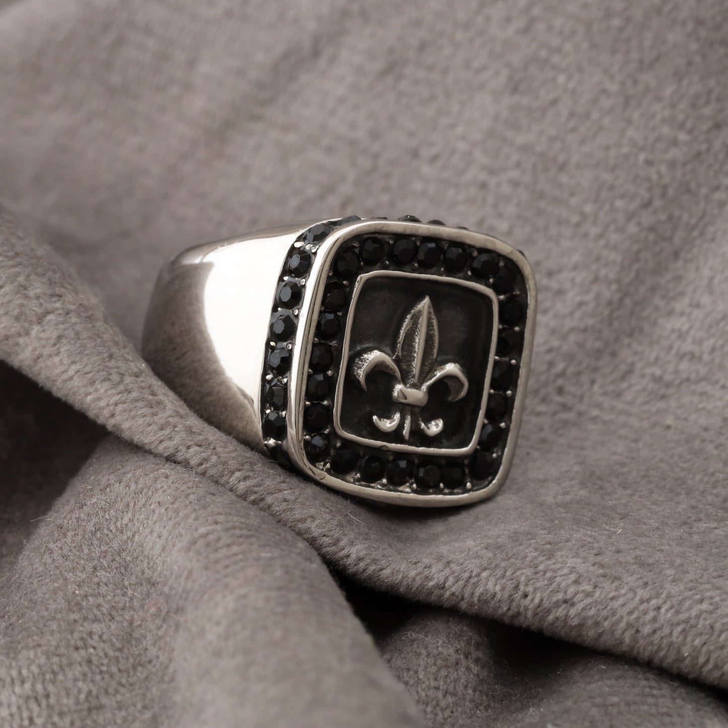 Fleur-de-Lis Ring A62