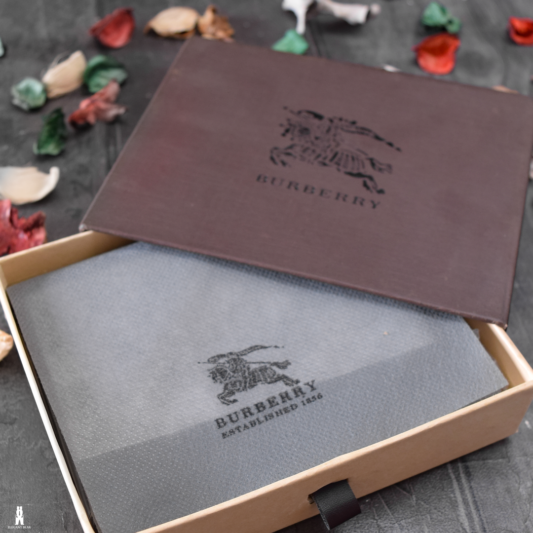 BURBERRY Natural Leather Wallet W5