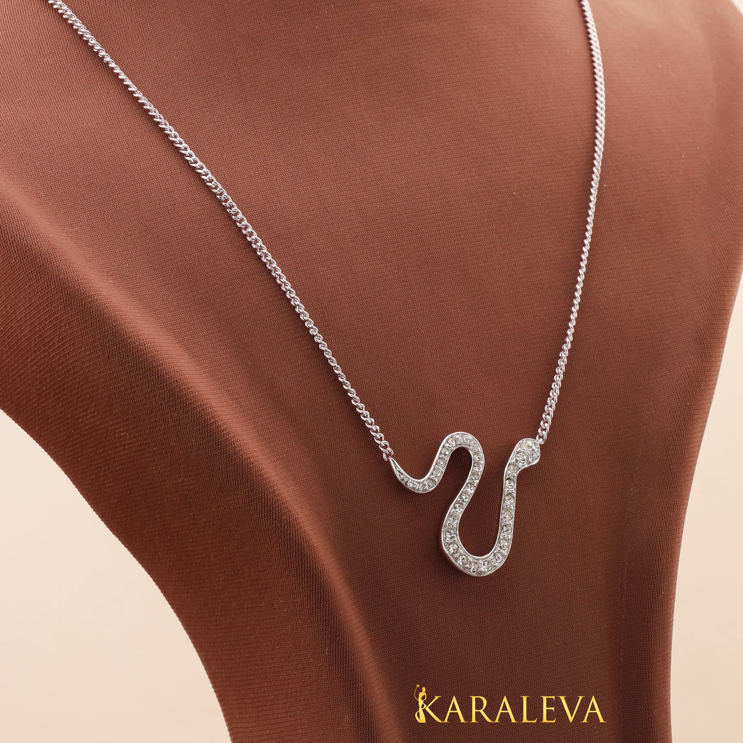 Silver Snake Necklace N17