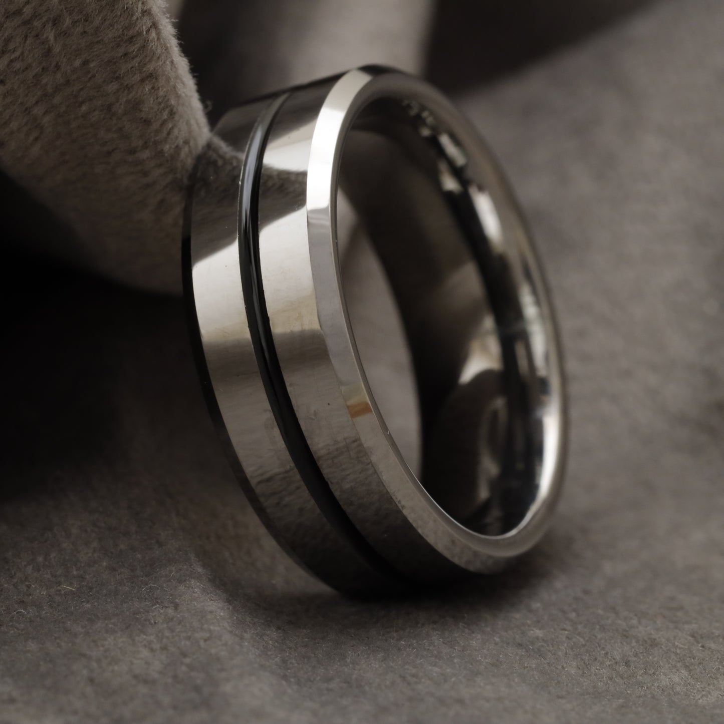 Polished Silver Tungsten Ring with Black Center Groove U12