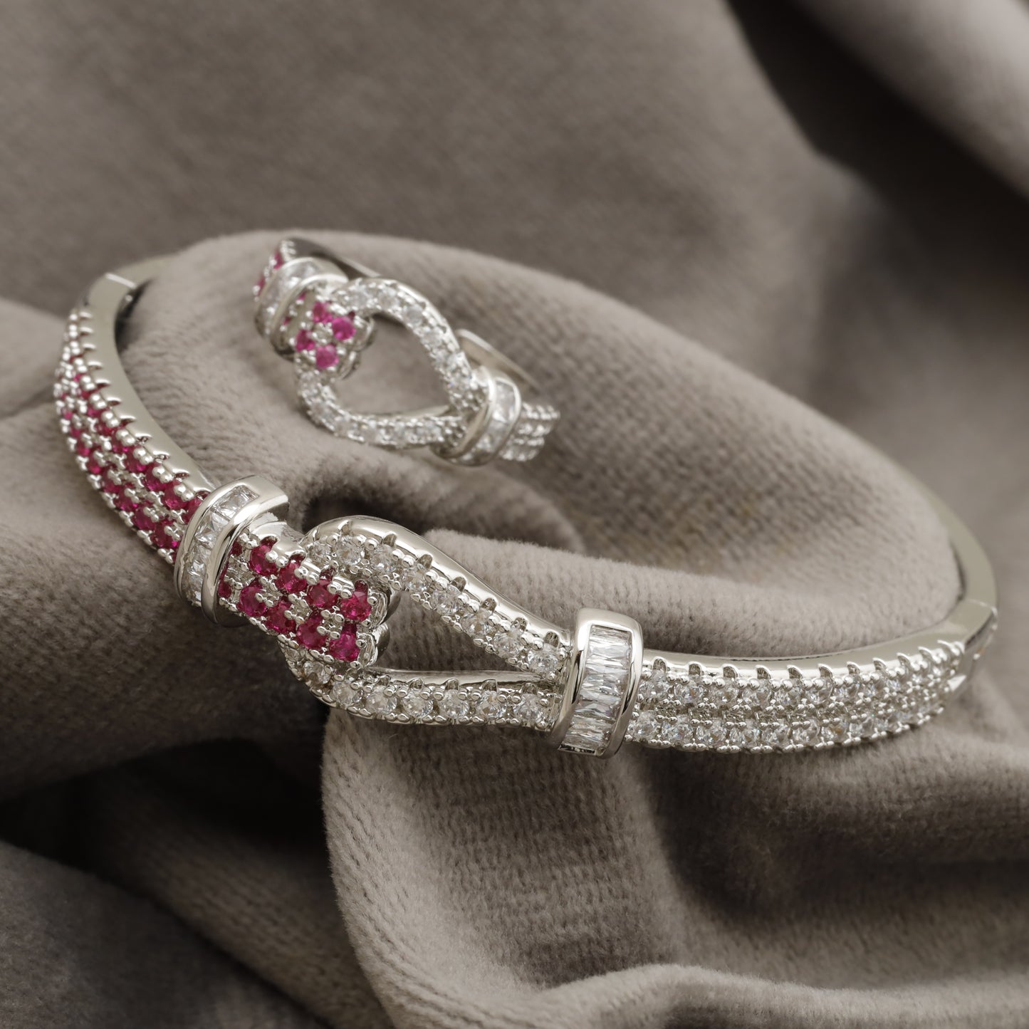KAR130 – Luxury Silver Crystal & Ruby Knot Jewelry Set – Bracelet & Ring