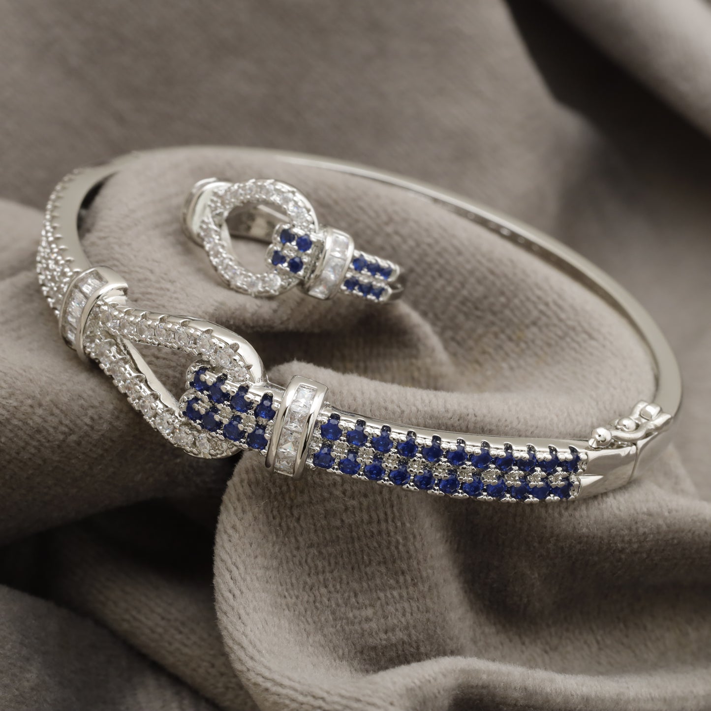 KAR131 – Luxury Silver Crystal & Sapphire Knot Jewelry Set – Bracelet & Ring