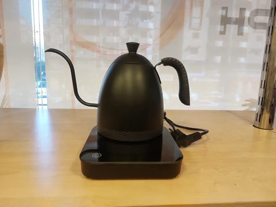 Electric Kettle with Smart Temperature Control – Elegant Wooden Design – 800ml – Touch Screen – 304 Stainless Steel – 1000W