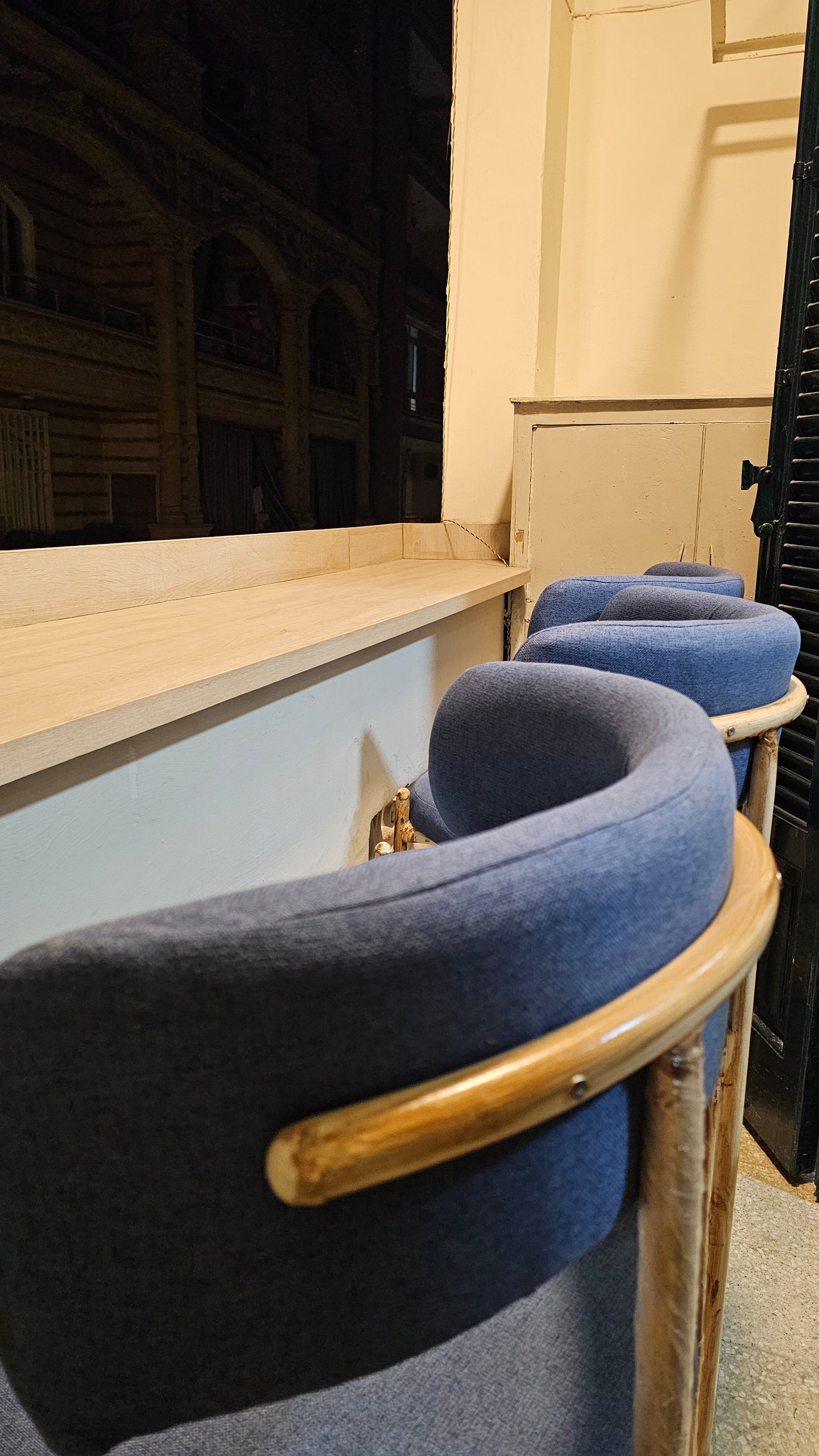 Single Bar Chair (Balcony View) - 12 Hours Pass - Free Wifi Access