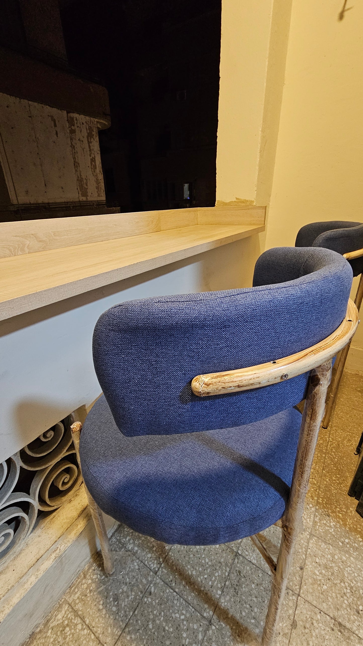 Single Bar Chair (Balcony View) - 12 Hours Pass - Free Wifi Access