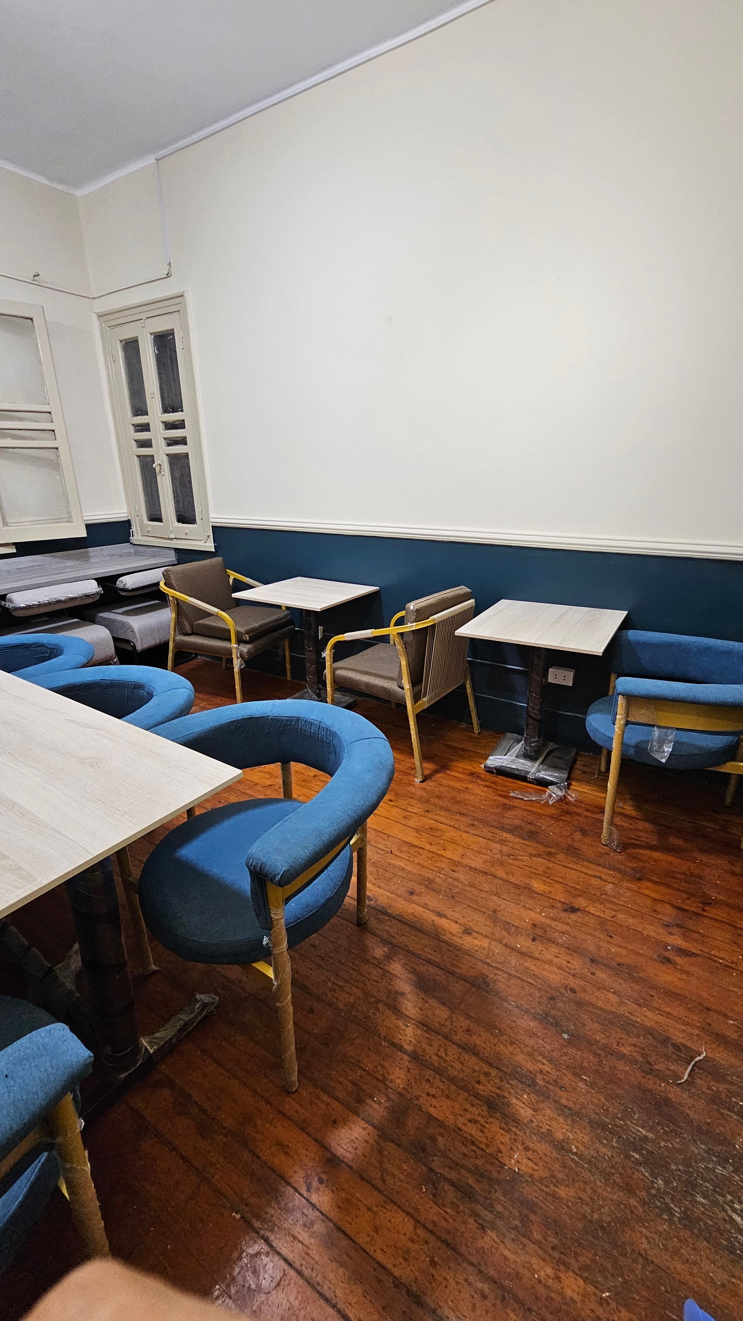 Full Room (14 Persons Indoor) - 12 Hours Pass - Free Wifi Access