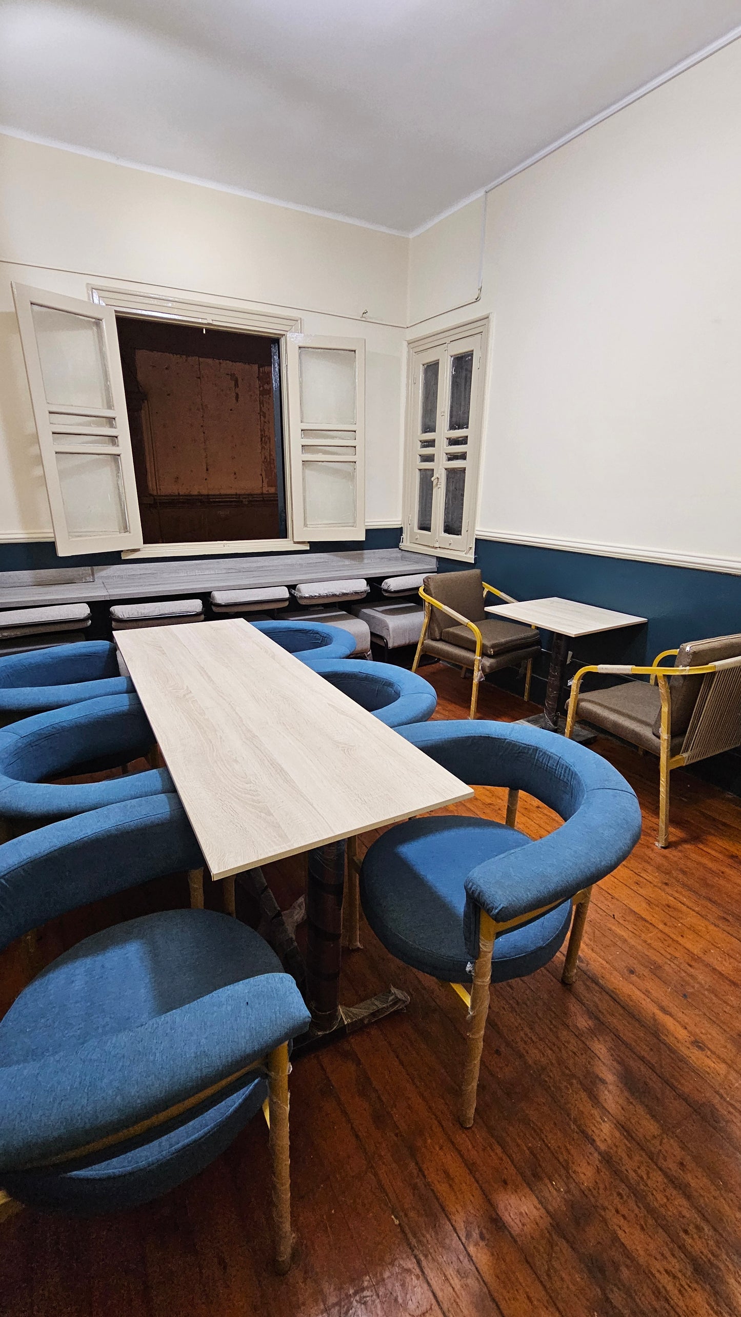 Full Room (14 Persons Indoor) - 12 Hours Pass - Free Wifi Access