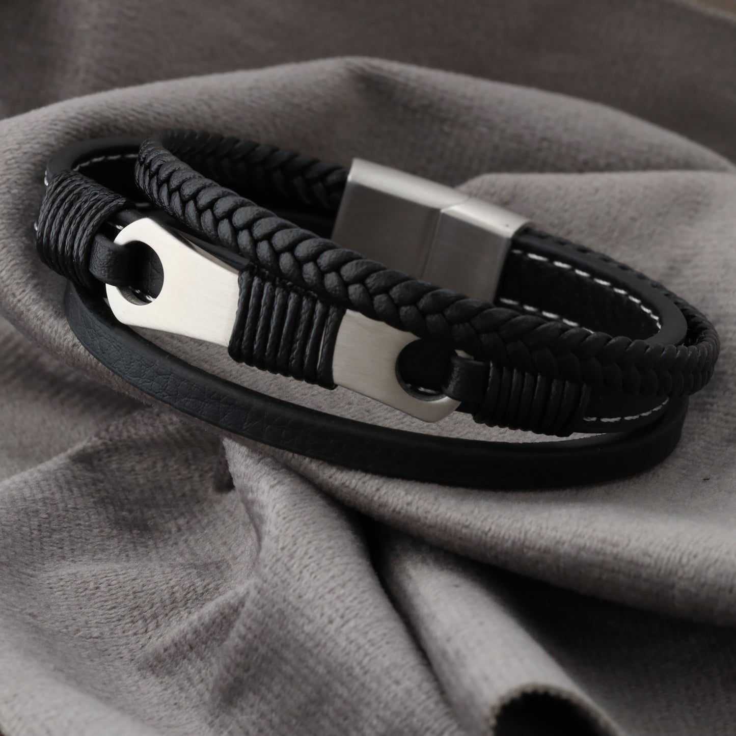 Black Leather Bracelet L1215