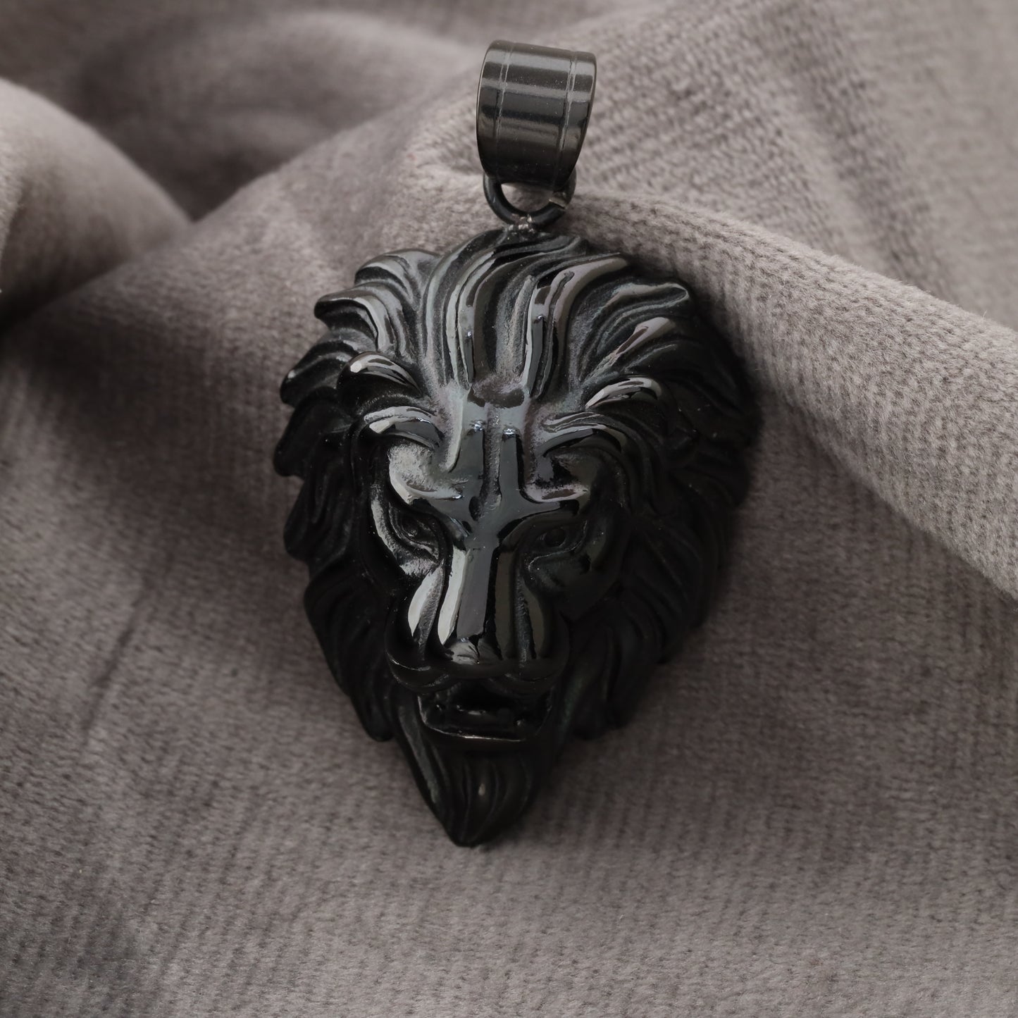 Black Lion Pendant - S202