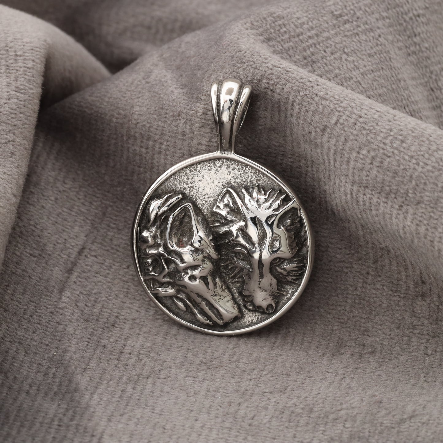 Engraved Wolves Pendant - Premium Stainless Steel - Wild Spirit Design - S280
