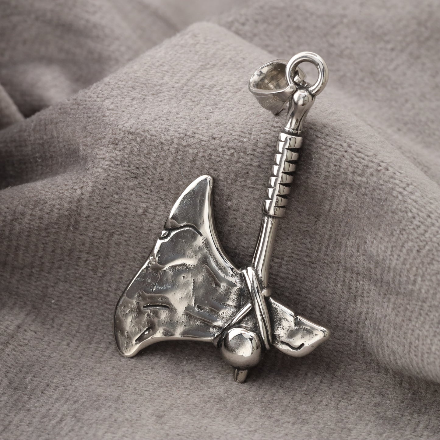 Axe Pendant S247
