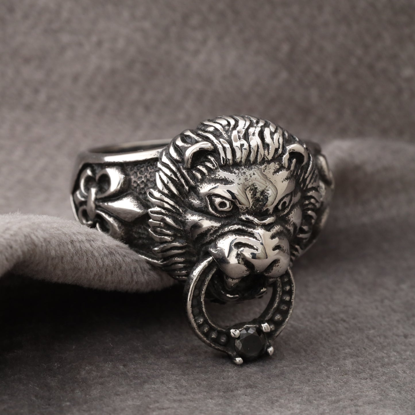 Lion Ring A61
