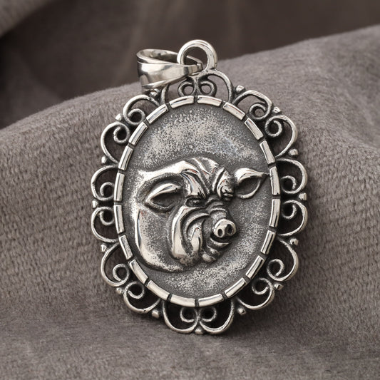 Pig Pendant S28