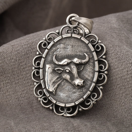 Bull Pendant S22