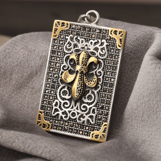 Fleur-de-lis Pendant N2004