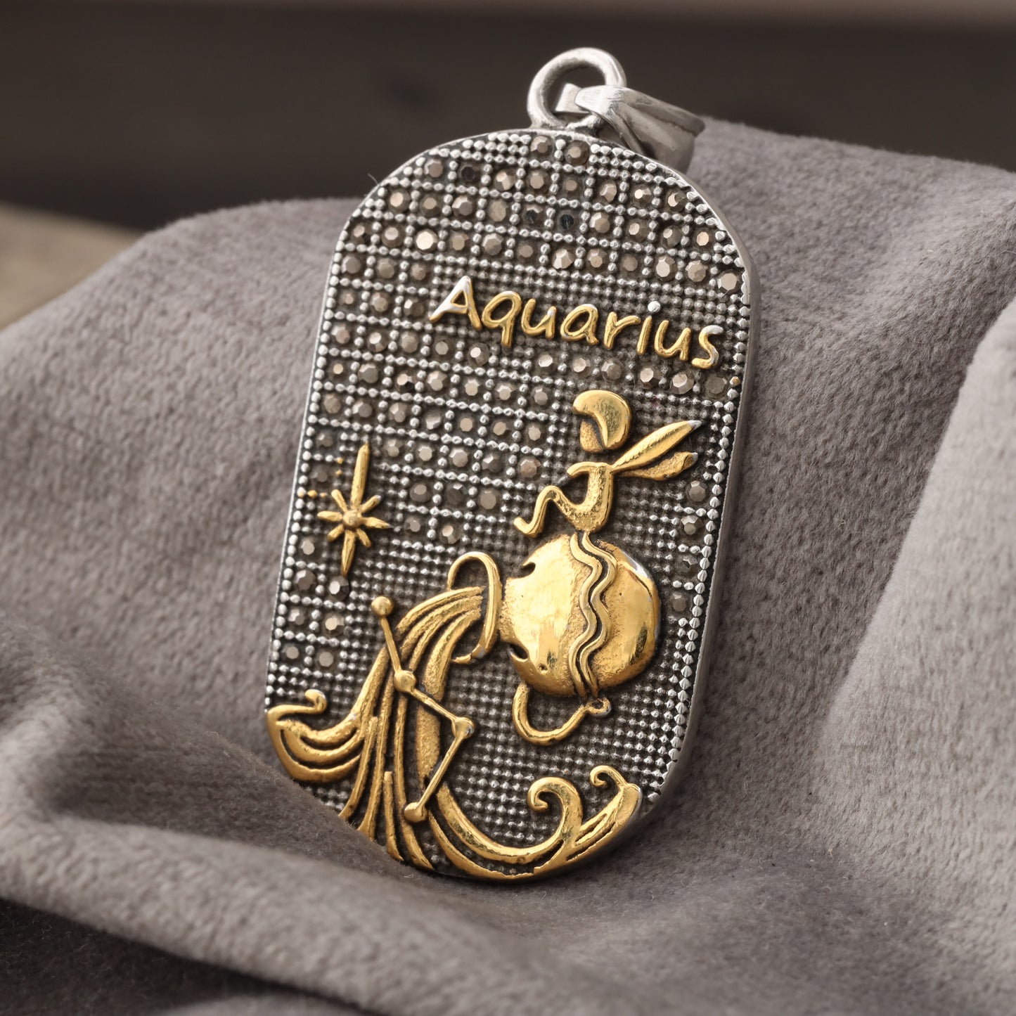 Aquarius Pendant P4