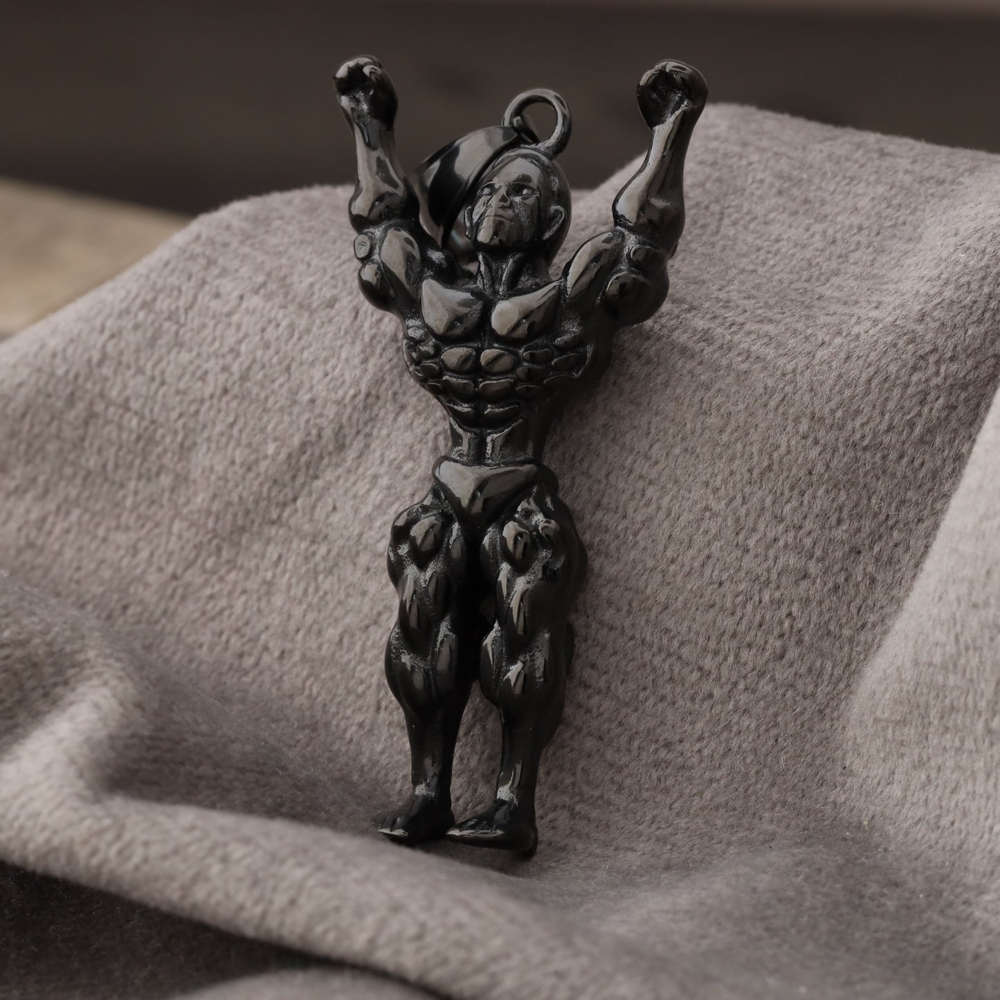 Bodybuilder Pendant N2140