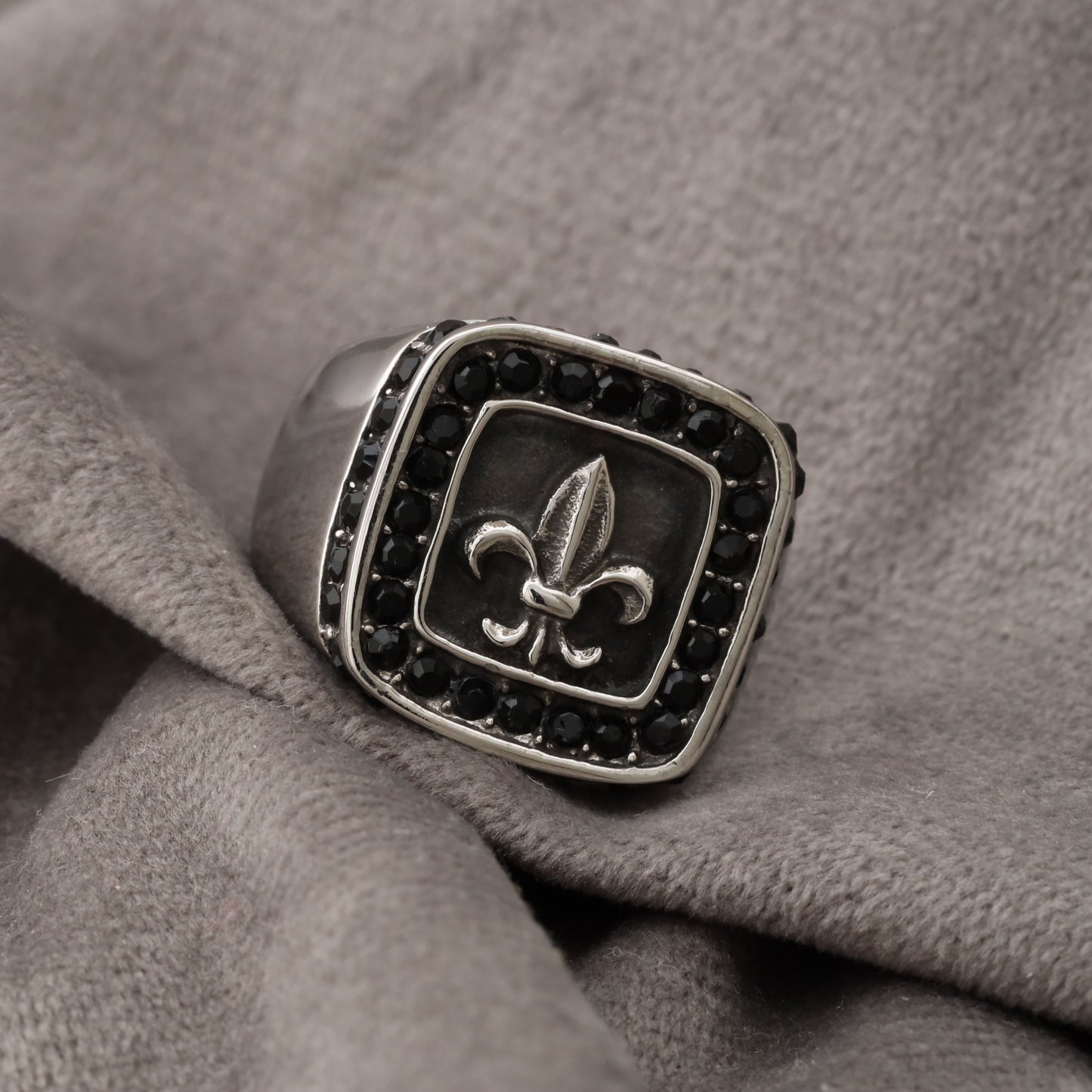 Fleur-de-Lis Ring A62