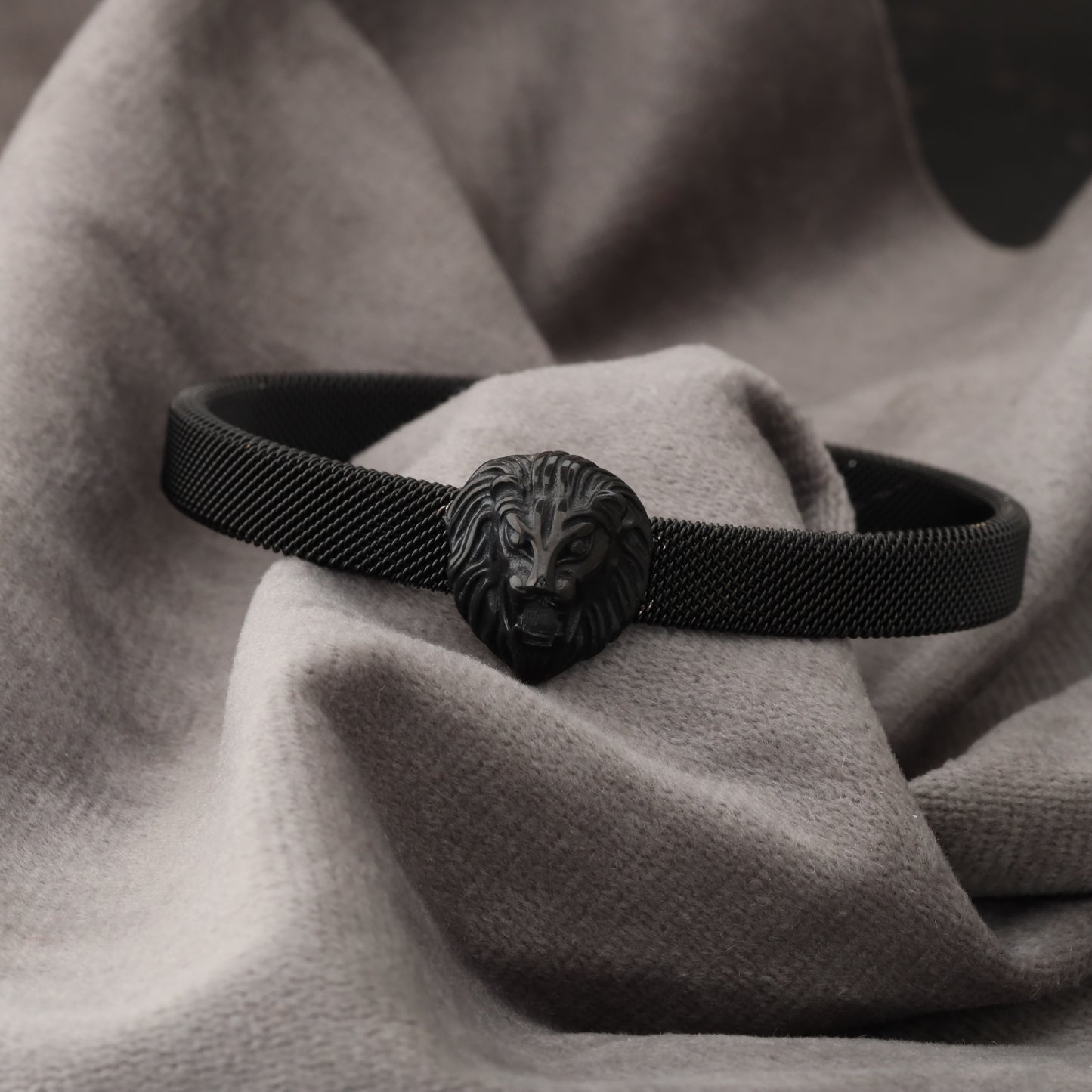 Premium Stainless Steel Mesh Bracelet with Black Lion Head L991