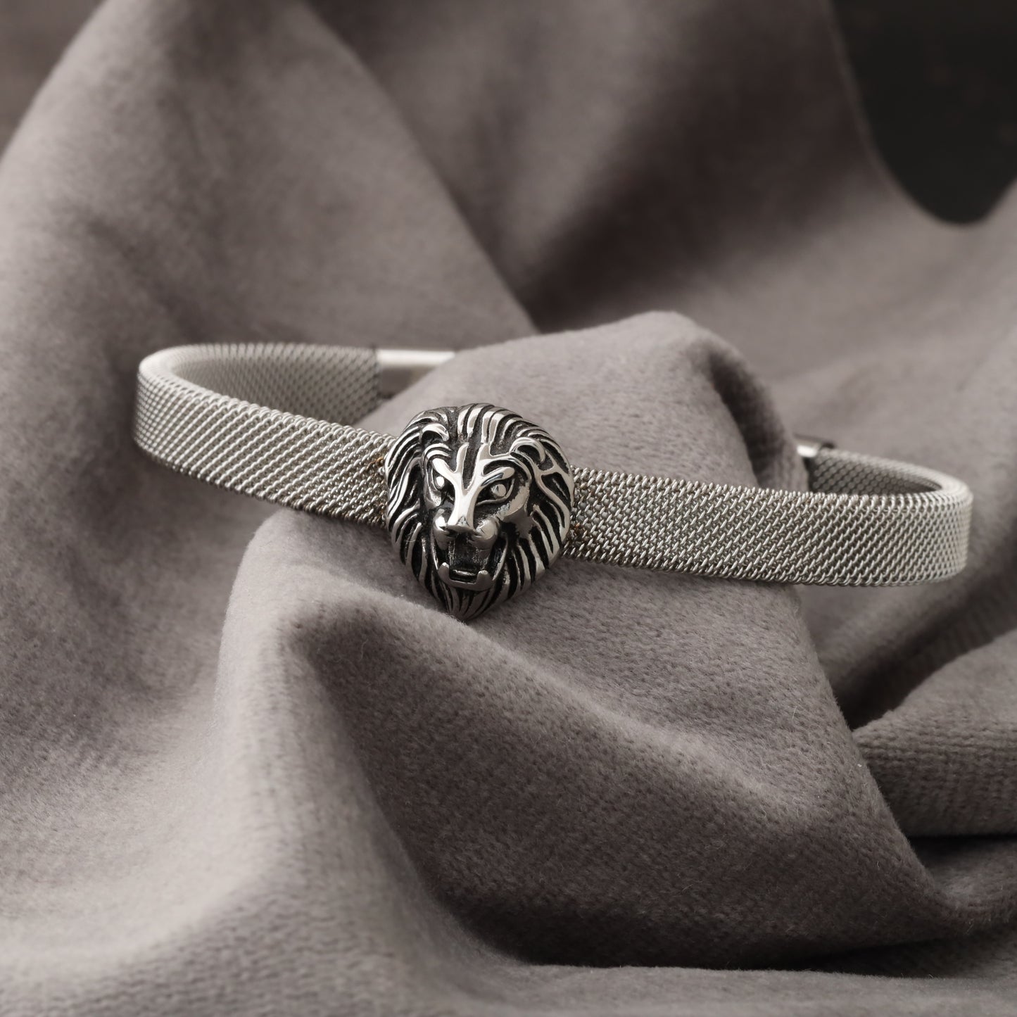 Premium Stainless Steel Mesh Bracelet with Silver Lion Head L989