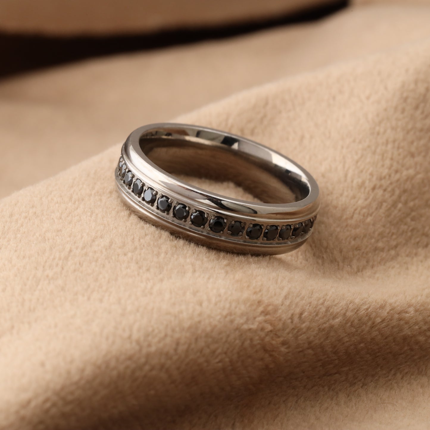 A331 Silver Titanium Ring with CZ Zircon Stones - 6.5mm Classic Design