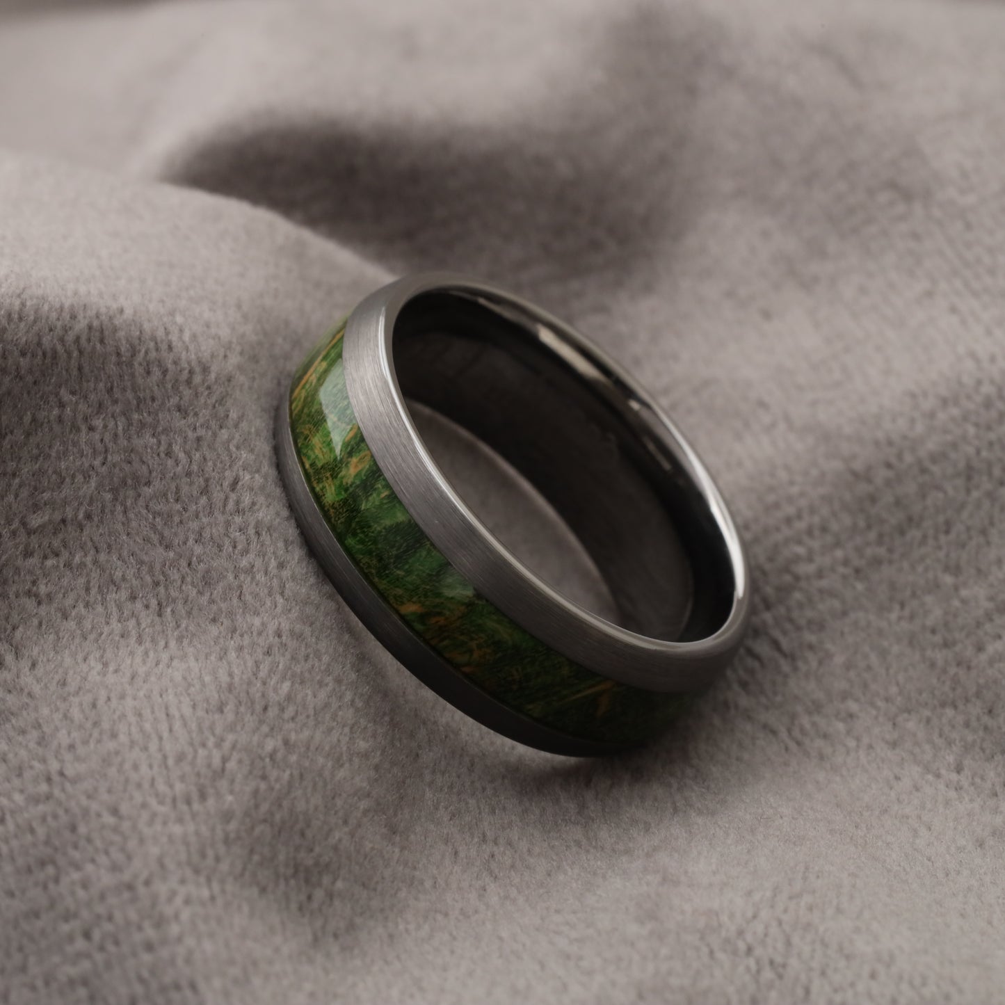 A179 Tungsten Carbide Ring with Elder Box Wood Inlay