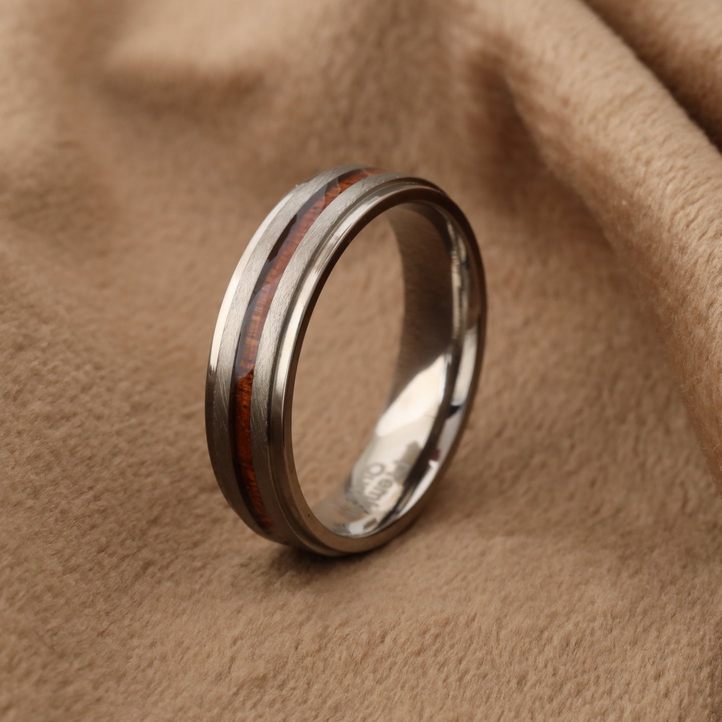 A204 Silver Titanium Ring with Koa Wood - 6mm Width - Natural Elegance