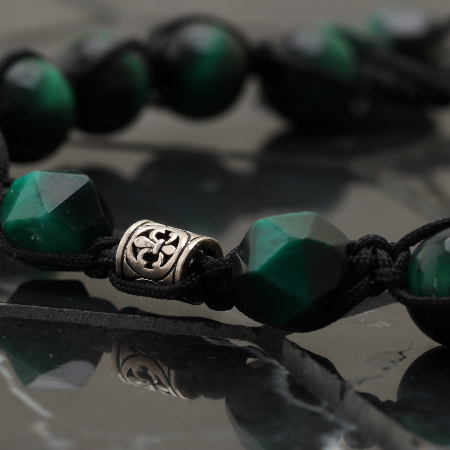 Royalty Symbol Bracelet - 925 Sterling Silver - Green Tiger Eye Cubic And Spherical Bracelet LU211