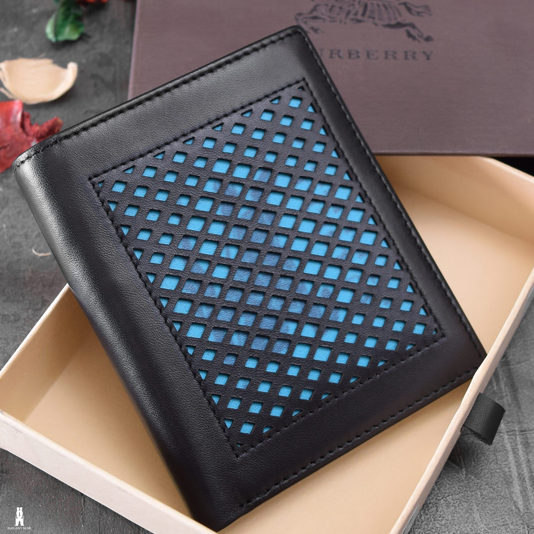 BURBERRY Natural Leather Wallet W5