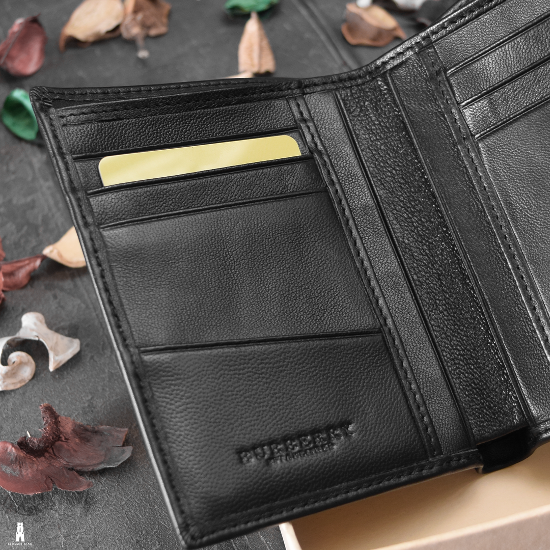 BURBERRY Natural Leather Wallet W5