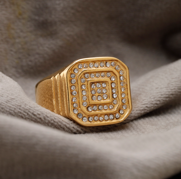 R46 – Luxury Gold Geometric Crystal-Encrusted Ring