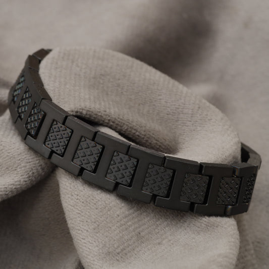 Black Diamond Texture Magnetic Bracelet B100