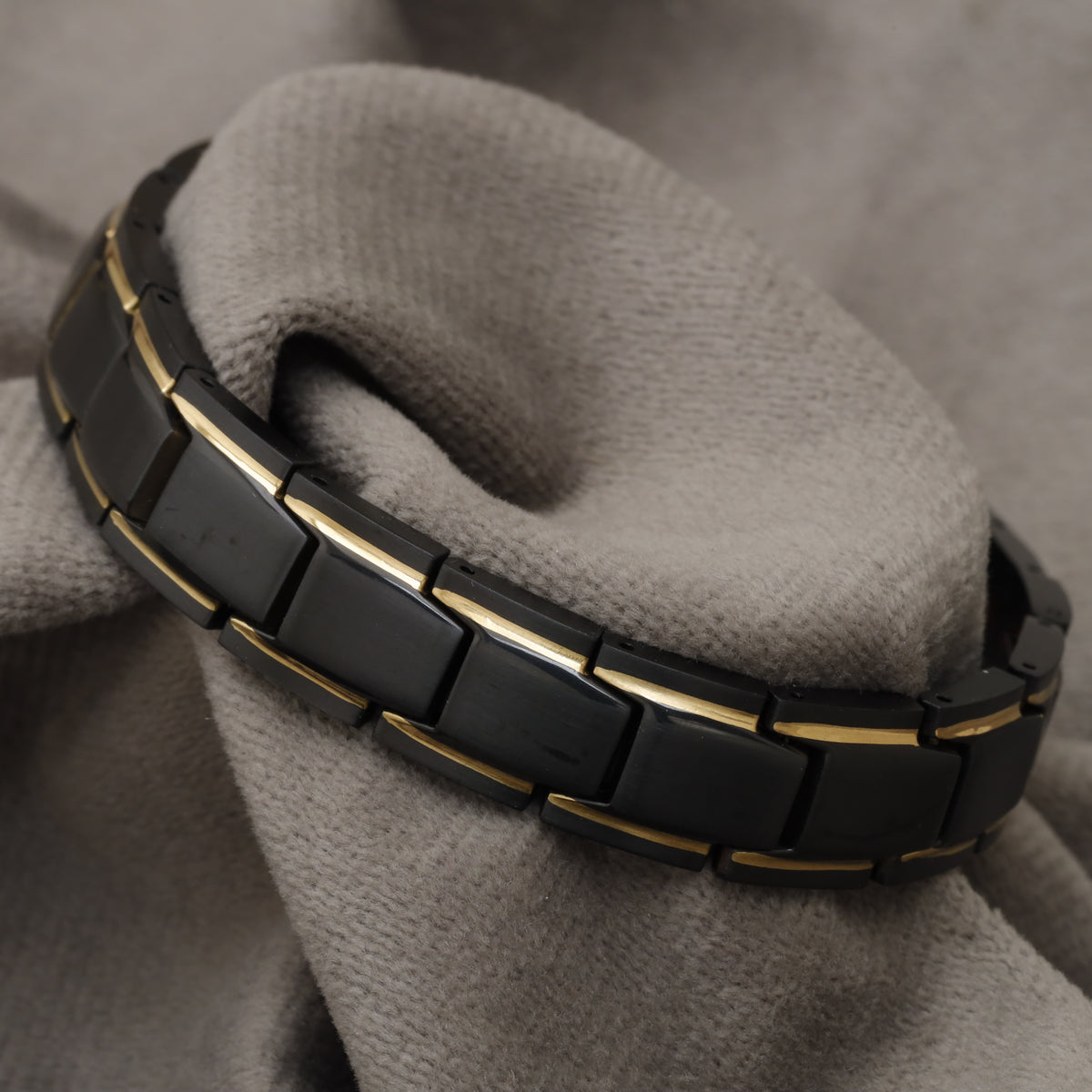 Black and Gold Magnetic Steel Bracelet B102