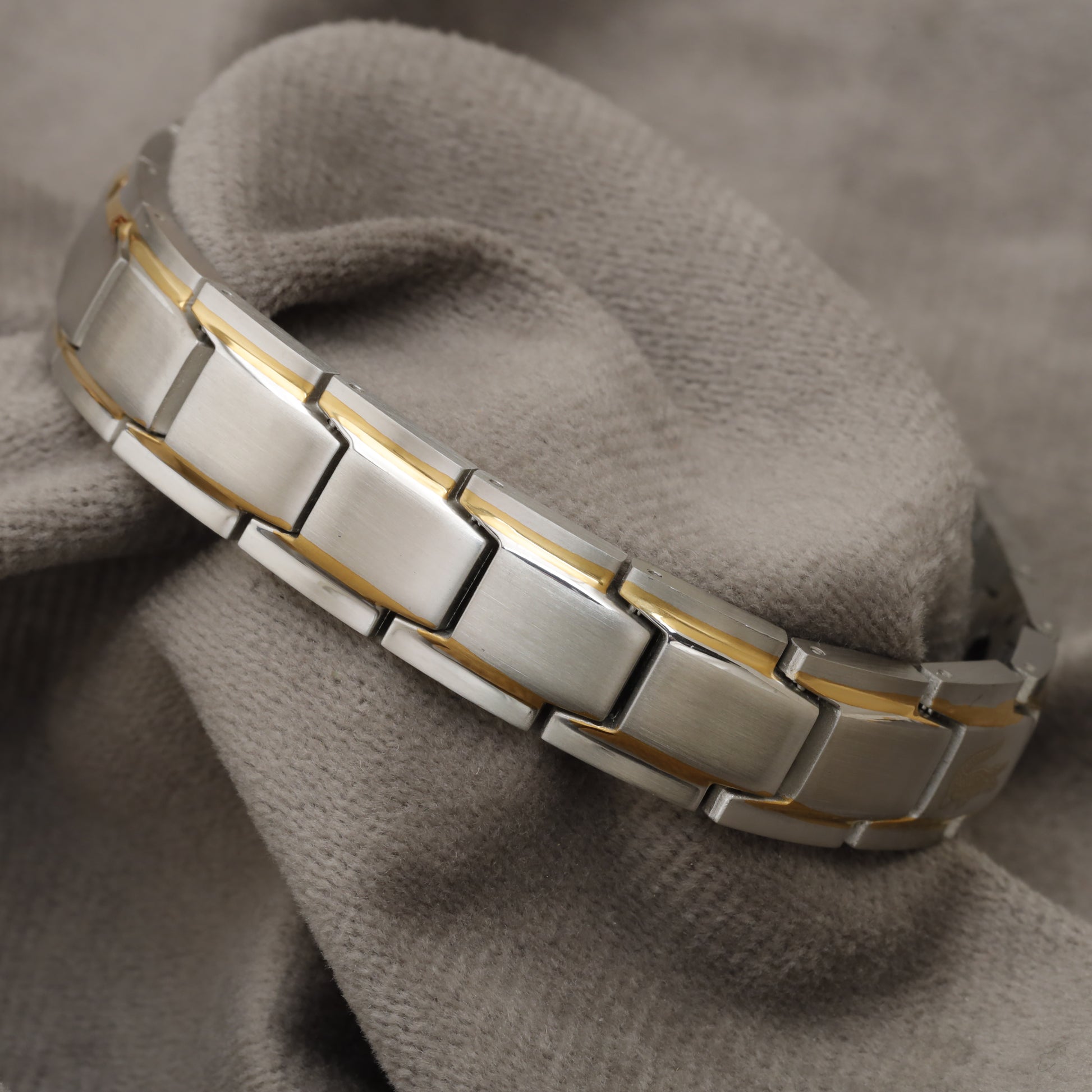 Silver and Gold Two-Tone Steel Bracelet B106
