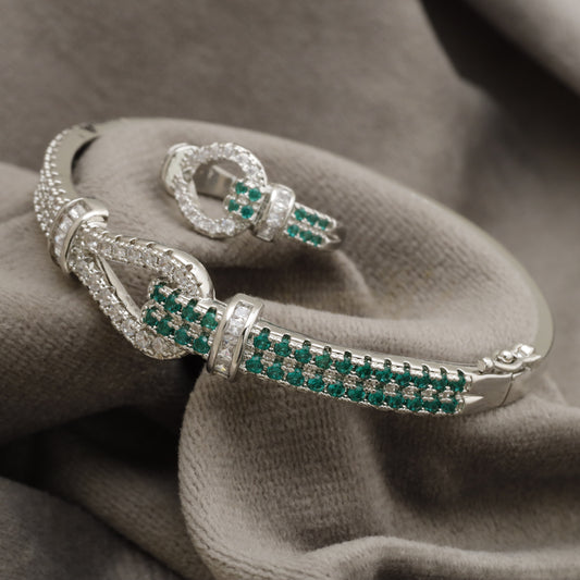 KAR132 – Luxury Silver Crystal & Emerald Knot Jewelry Set – Bracelet & Ring