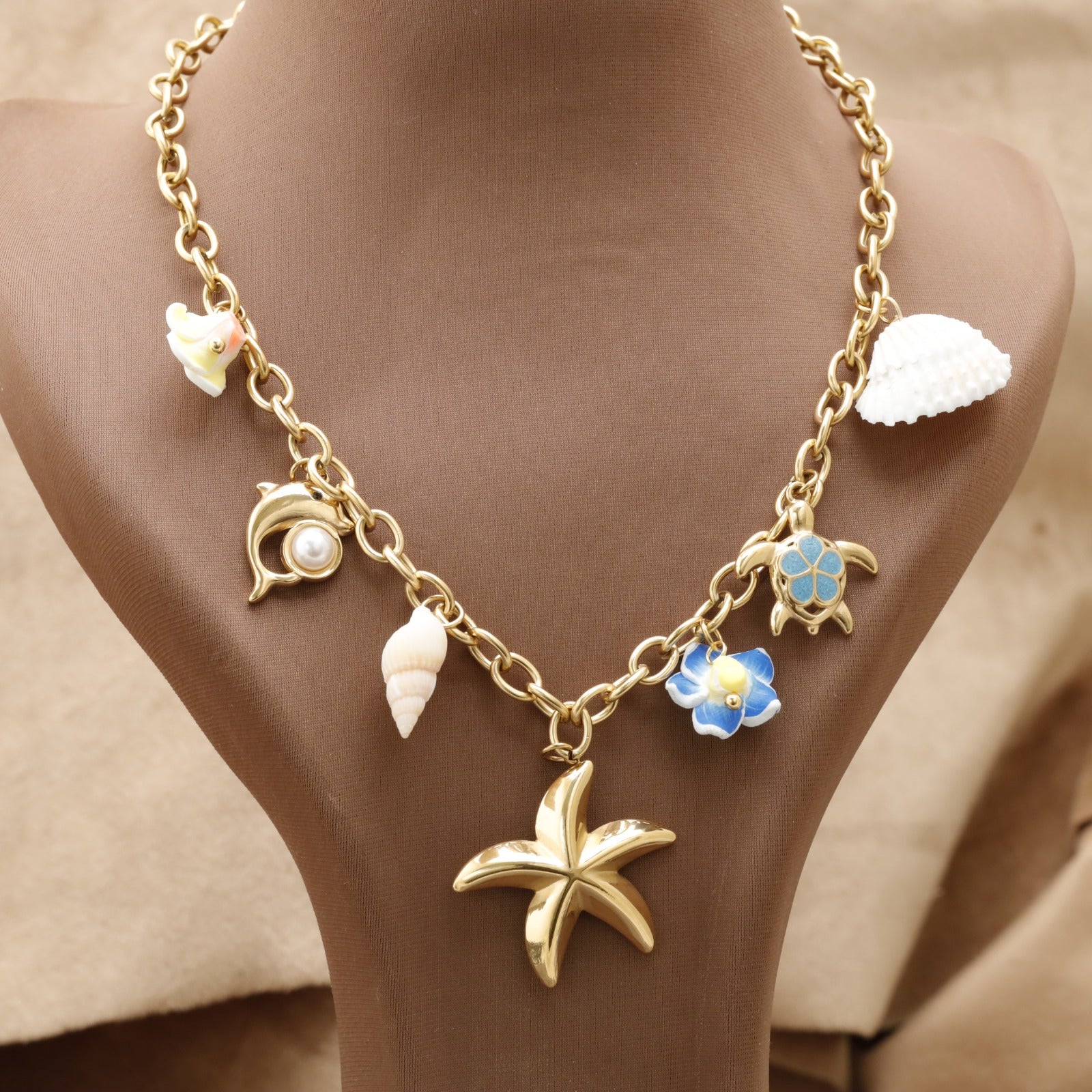 Gold Starfish Charm Necklace KAR20 – عقد نجمة بحر ذهبي