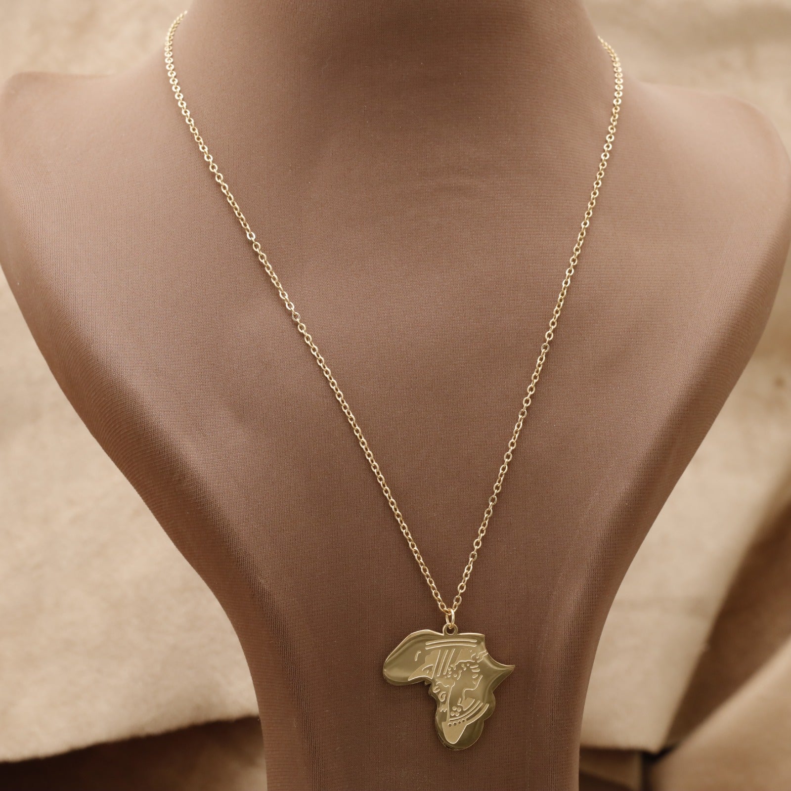 Gold Africa Map Chain Necklace KAR30 – عقد خريطة أفريقيا كبير
