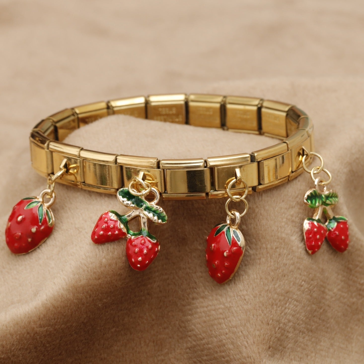 Gold Italian Charm Bracelet Strawberry Cherry Enamel Charms KAR44 – إسوارة فراولة وكرز ذهبية