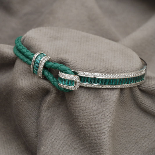 Green Braided Leather Bracelet Silver Emerald Baguette Crystal Bar Clasp KAR74 – إسوارة جلد أخضر زمرد فضي
