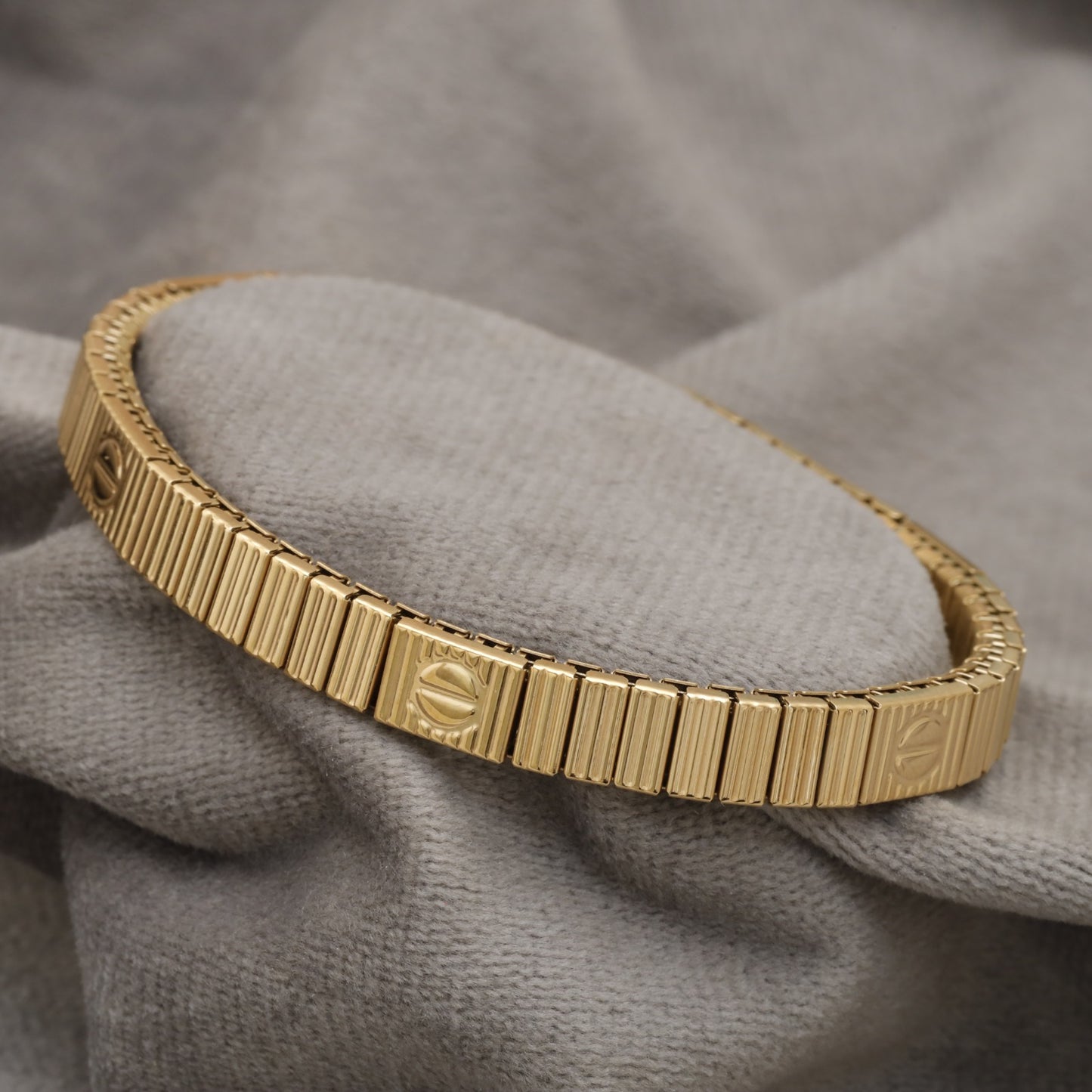 Gold Ribbed Bangle KAR88